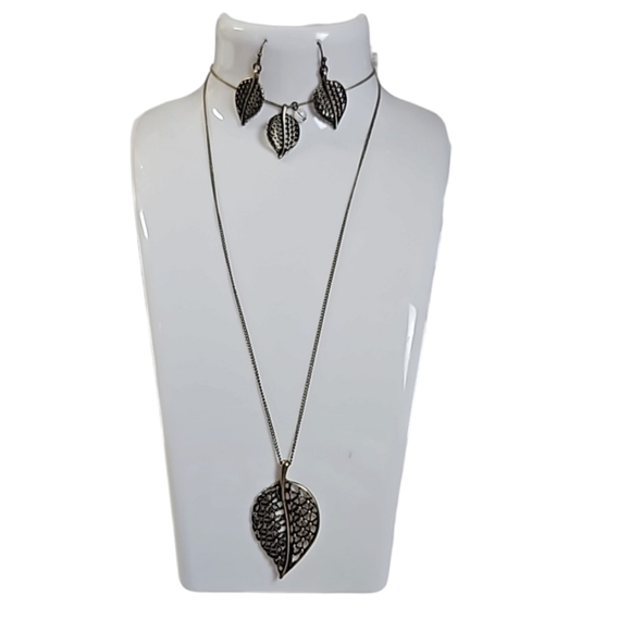 Vintage Avon "Can't Leaf You Alone" Jewelry Set- Necklace, Bracelet & Earrings - Picture 5 of 12